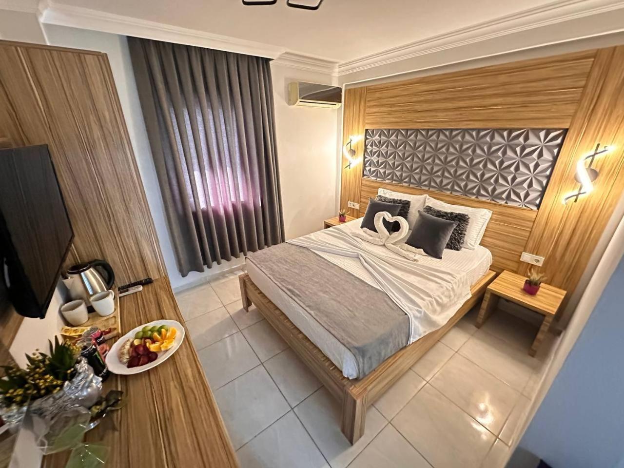 Royal Ezel Hotel Antalia Esterno foto