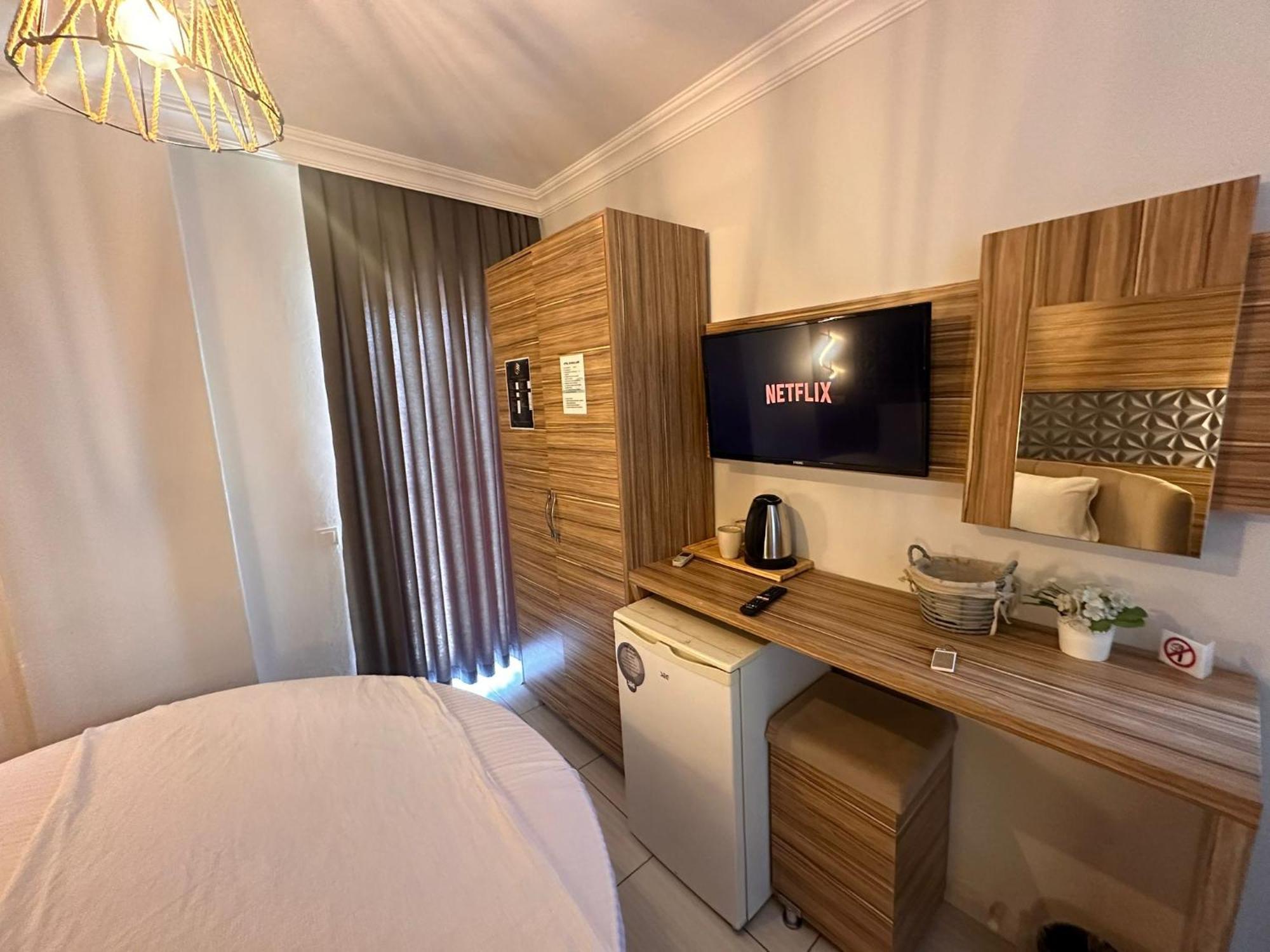 Royal Ezel Hotel Antalia Esterno foto