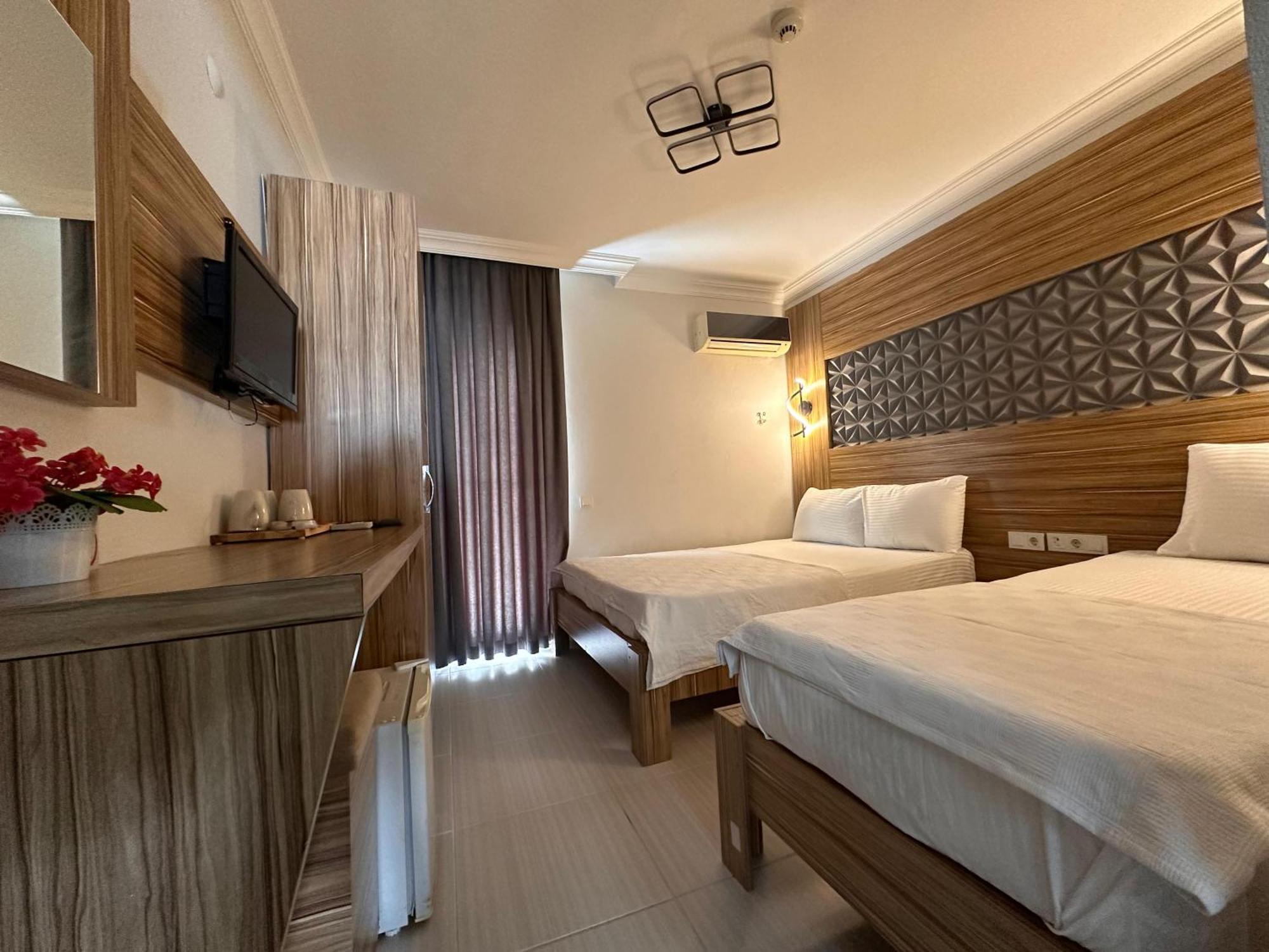 Royal Ezel Hotel Antalia Esterno foto