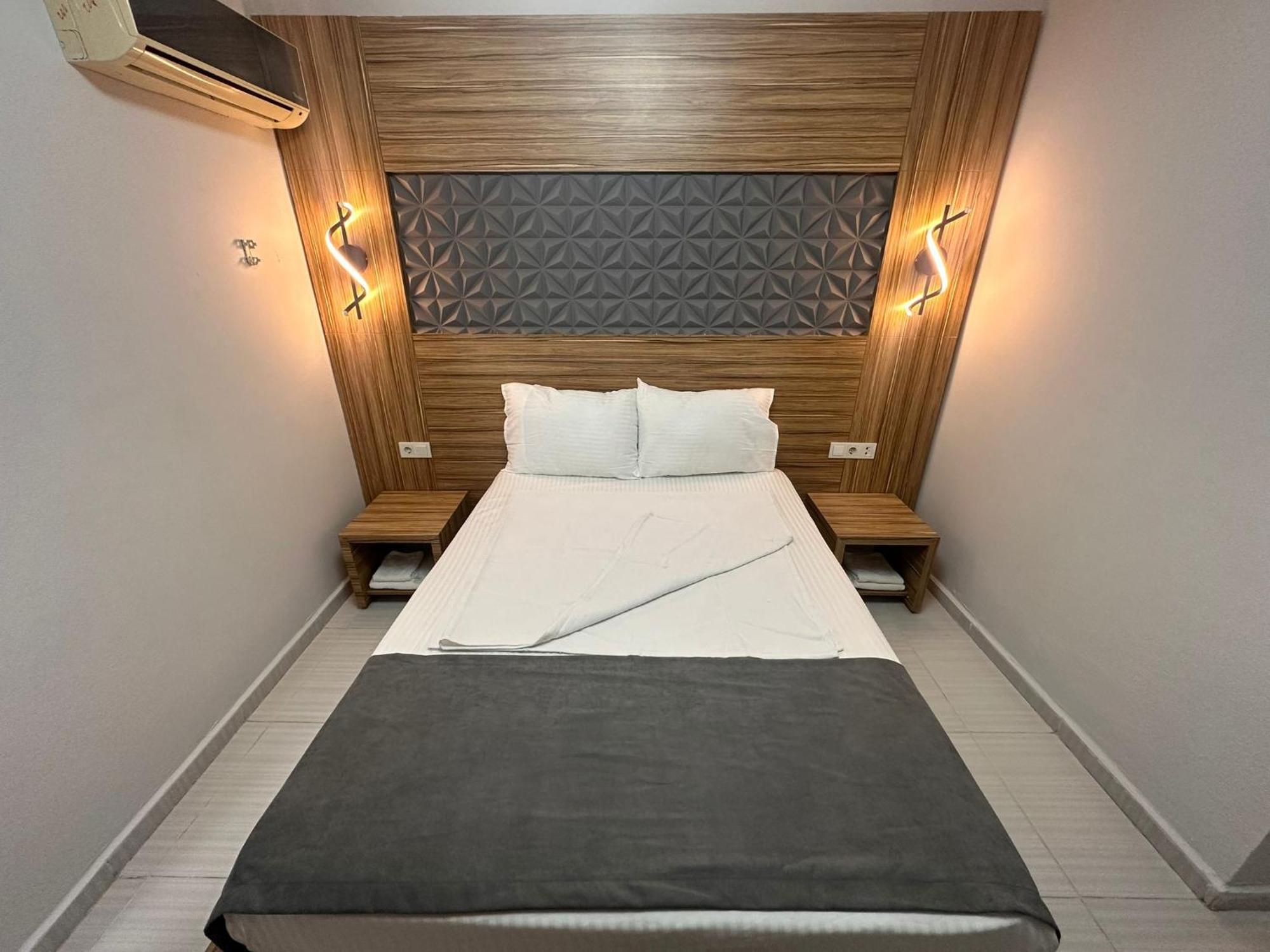 Royal Ezel Hotel Antalia Esterno foto