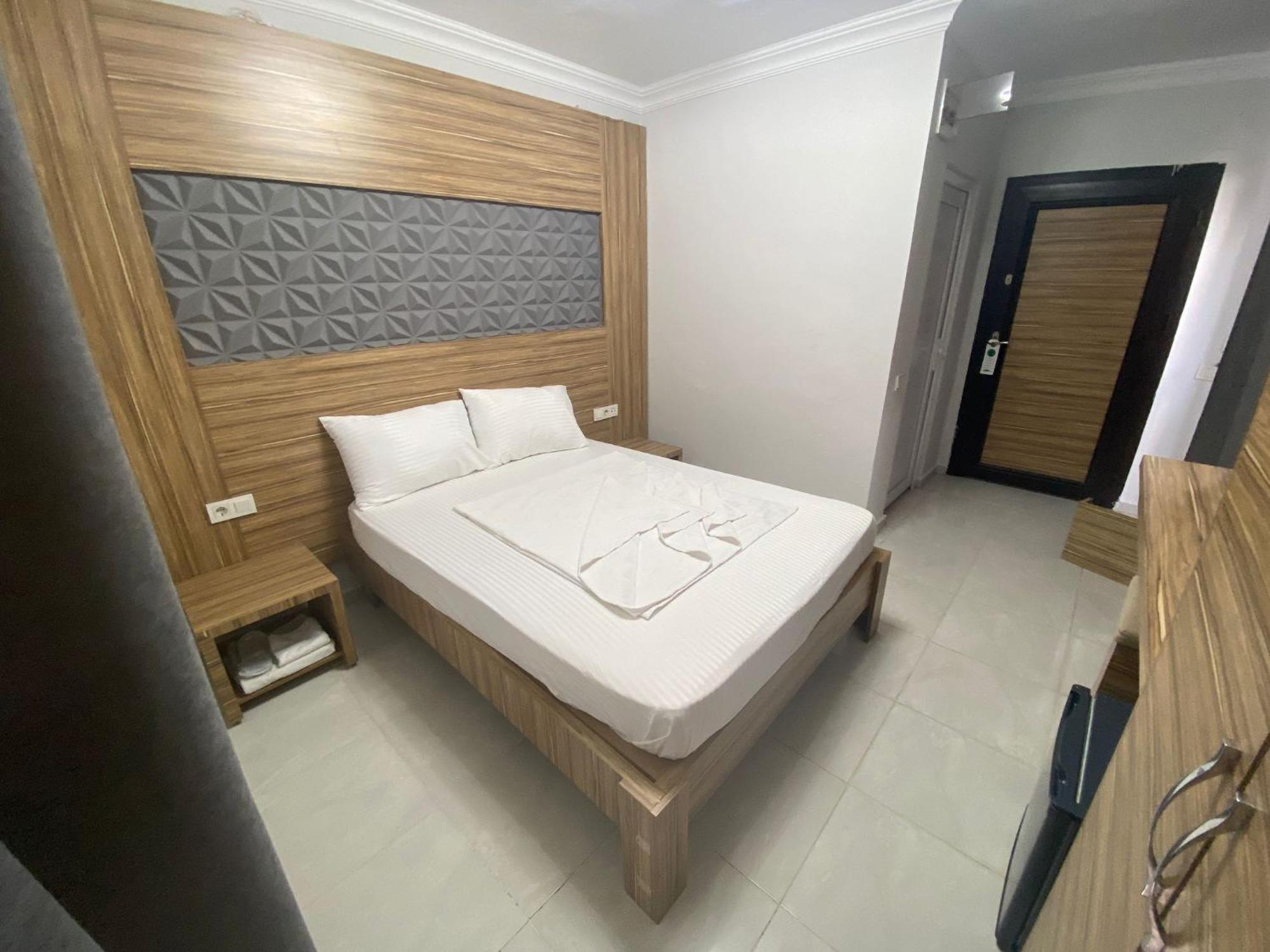 Royal Ezel Hotel Antalia Esterno foto